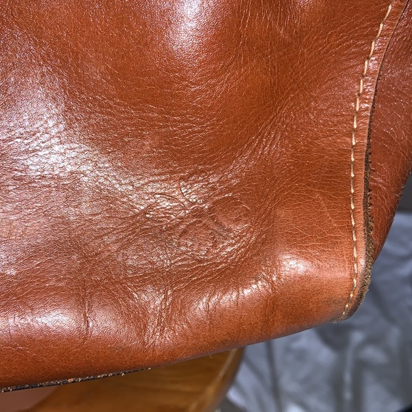Patricia Nash zipper tote distressed leather - Picture 2 of 10